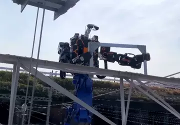 Japonia zamówiła ogromnego humanoidalnego robota do ...