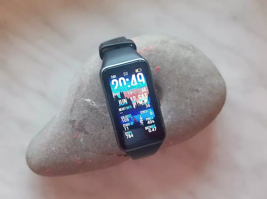 Okno możliwości: Recenzja bransoletki fitness Huawei Band 6 