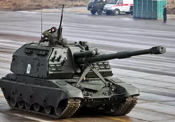 Ukraiński dron FPV niszczy rosyjską samobieżną ...