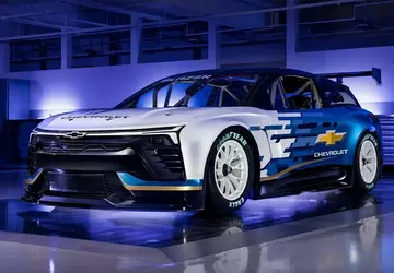 Chevrolet zaprezentował prototyp Blazera EV.R NASCAR ...