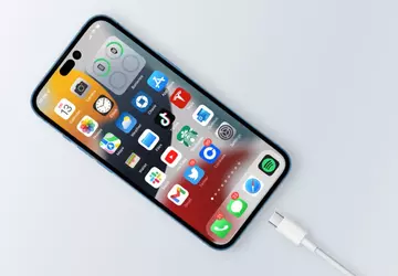 Bloomberg donosi, że iPhone 15 może ...