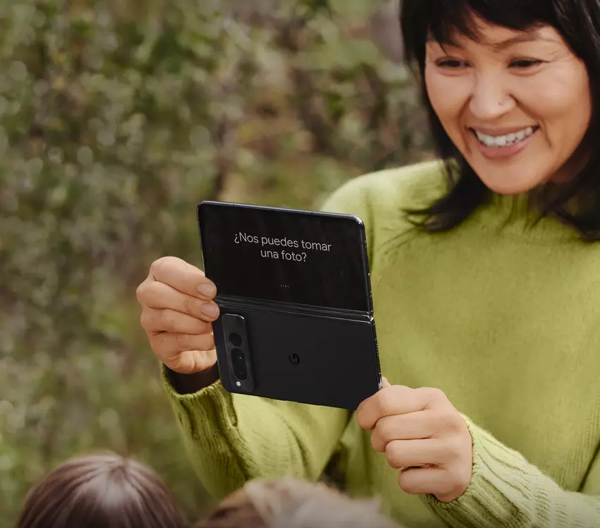 Smartfon Google Pixel Fold z aktualizacją Feature Drop otrzymuje tryb tłumacza na dwóch ekranach