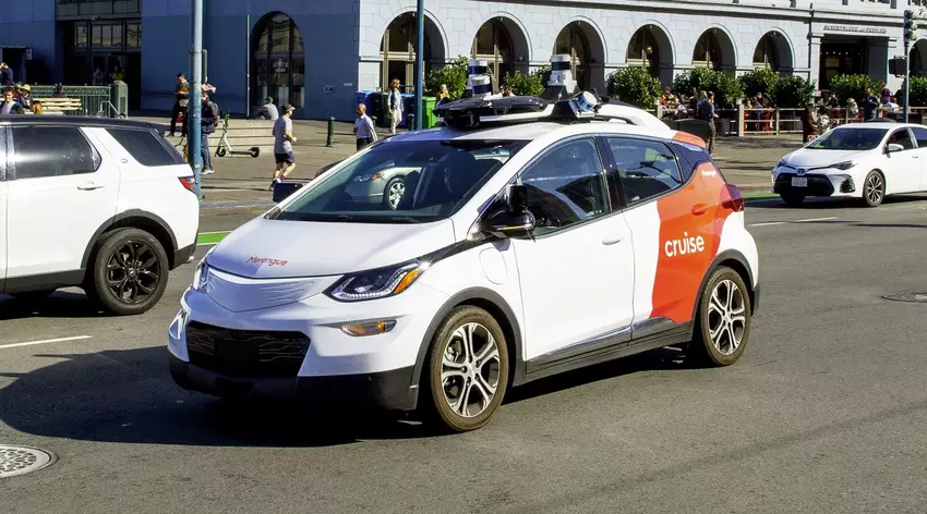 Autonomiczny samochód powoduje opóźnienie reakcji w sytuacjach awaryjnych