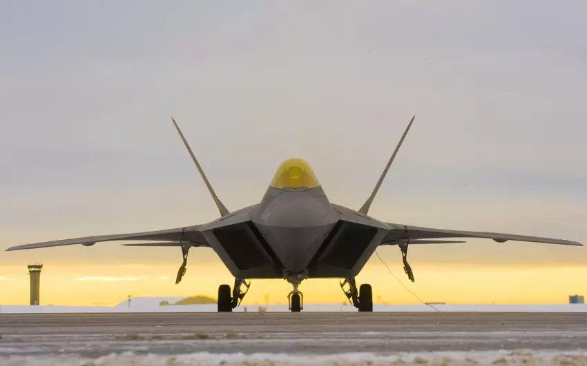 F-22 Raptor obchodzi swoje 25 urodziny - pierwszy na świecie myśliwiec piątej generacji, którego rozwój i produkcja kosztowały 66,7 mld dolarów