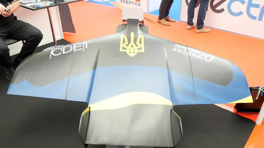 Ukraińska firma KORT zaprezentowała drona szturmowego Hunter Killer 20 o zasięgu do 1000 km i głowicy bojowej o masie 15 kg.