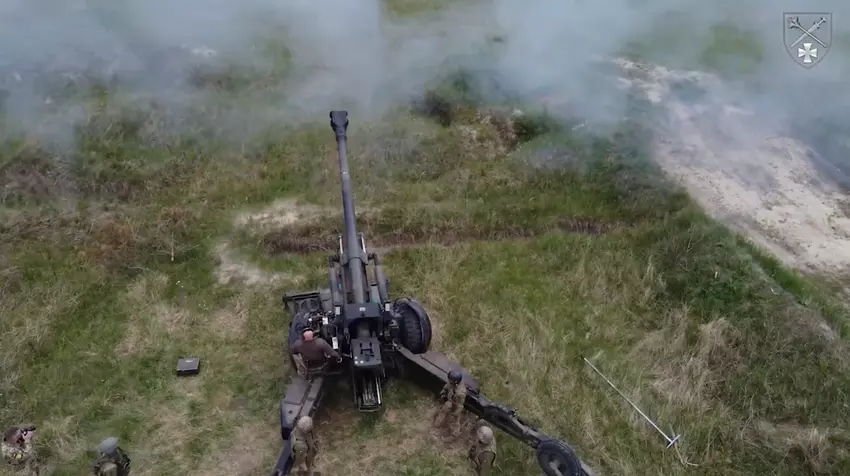 Przybyli, strzelili i wyszli: tak działają na froncie samobieżne haubice FH70