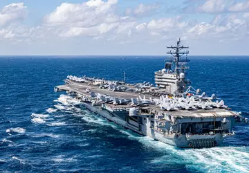 Stany Zjednoczone wysłały lotniskowiec USS Ronald ...