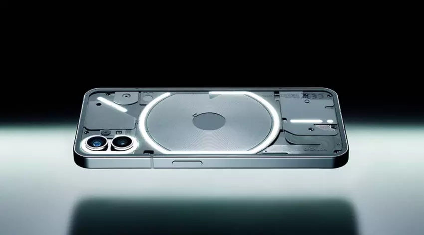 Wzorem iPhone'a: ​​Nothing Phone (1) będzie sprzedawany bez dołączonej ładowarki