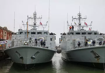 Ukraińskie trałowce "Czerkasy" i "Czernihów" na ...