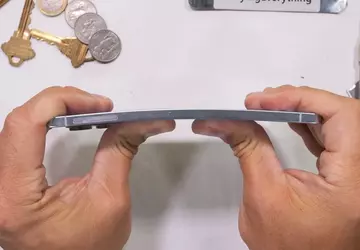 Giętki, ale niełamliwy: znany bloger JerryRigEverything ...