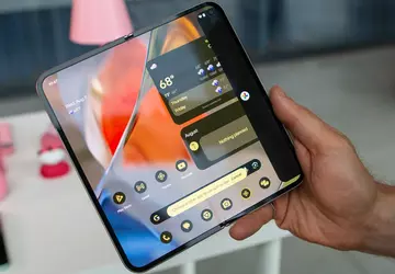 Inside: składany smartfon Pixel 10 Pro ...