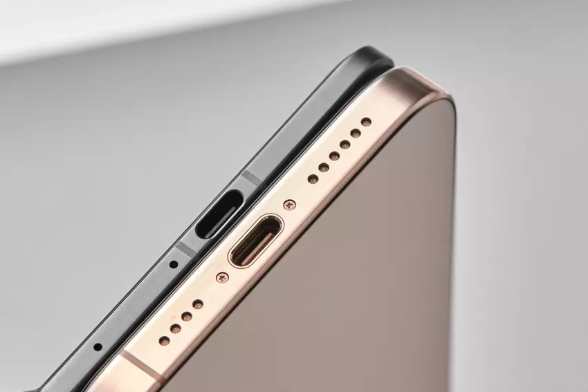 Nowe zdjęcia Oppo Find N5 zdają się potwierdzać jego status najcieńszego składanego smartfona na świecie.