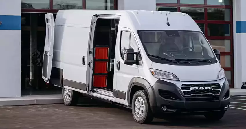 Nowy Ram ProMaster EV: akumulator 110 kWh, cena od 56 000 USD i zasięg 164 mil (264 km)