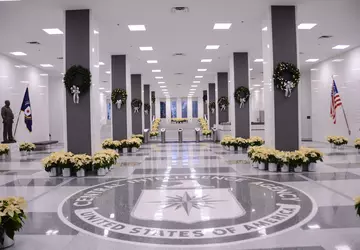 CIA opracowuje własnego chatbota do wyszukiwania ...