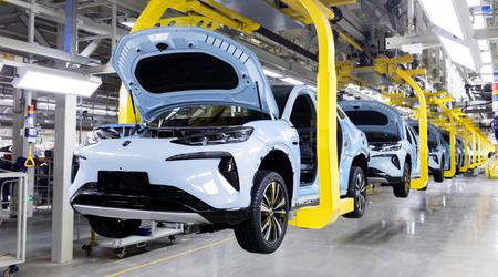 Toyota była zszokowana szybkością rozwoju elektrycznych samochodów BYD, - Reuters