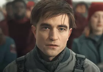 Film science-fiction Mickey 17 z Robertem ...