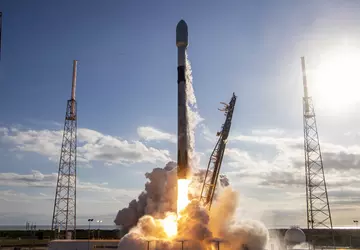 Historyczny start rakiety Falcon 9