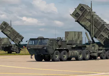 Samoloty Patriot, radary TRML-4D, pociski do ...