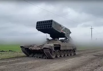 Rosjanie wystrzelili pociski termobaryczne z systemu ...