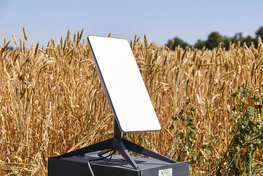 Polska przekazuje Ukrainie ponad 5000 satelitarnych terminali internetowych Starlink