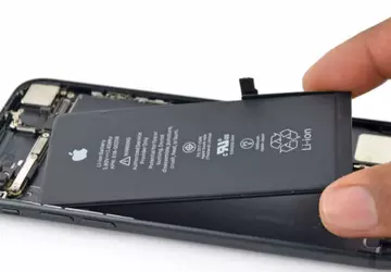 Apple podnosi koszty wymiany baterii we ...