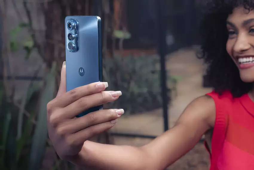 Motorola Edge 30: wyświetlacz OLED 144 Hz, układ Snapdragon 778G+ i potrójny aparat 50 MP za 450 euro