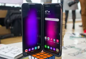 Wprowadzono LG V60 ThinQ - flagowiec, ...