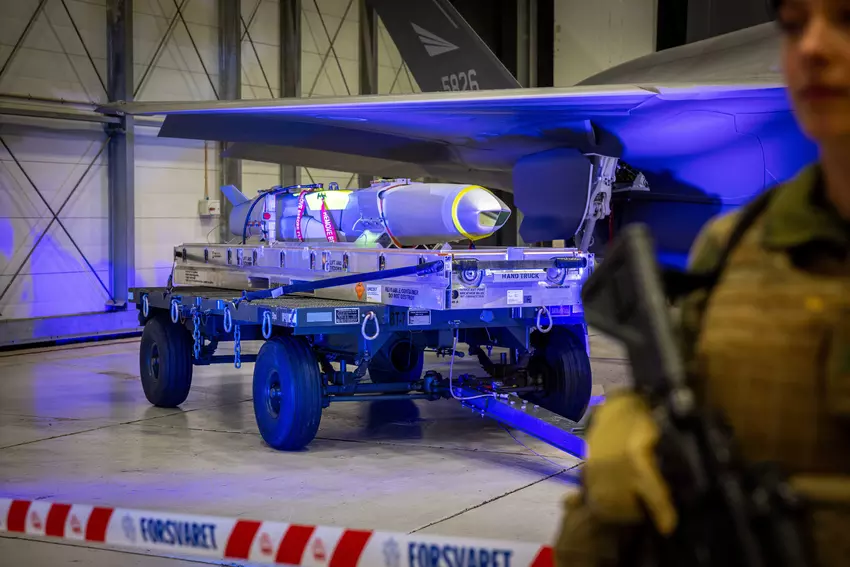 Norwegia otrzymała pierwszą rakietę manewrującą Joint Strike Missile dla F-35