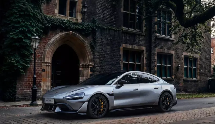 Xiaomi zaprezentowało samochód elektryczny SU7 Ultra w eleganckim kolorze Space Silver
