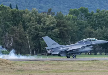 Tajwan chce uzbroić zmodernizowane myśliwce F-16 ...