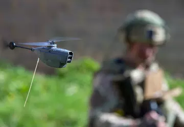 Miniaturowe drony Black Hornet zyskują wsparcie ...