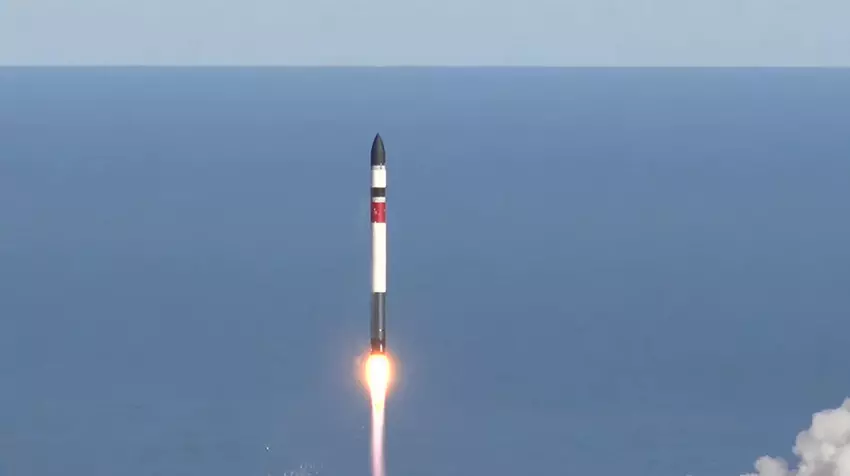 Baby Come Back: Rocket Lab było w stanie po raz pierwszy miękko wylądować pierwszym stopniem rakiety Electron, zbliżając się tym samym o krok do jej ponownego użycia