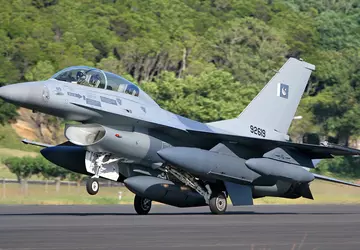 Biden zatwierdza przerwany przez Trumpa program ...