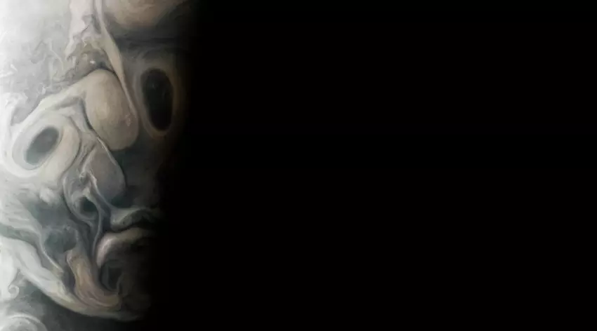 Jowisz jest gotowy na Halloween - sonda Juno sfotografowała przerażające oblicze największej planety Układu Słonecznego