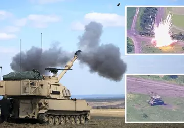 Samobieżna haubica M109A6 Paladin niszczy rosyjski ...