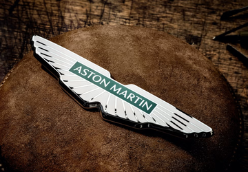 Aston Martin wyda smartfona z jednym ...