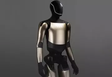 Brakuje rąk: Tesla wstrzymała produkcję humanoidalnych ...