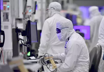 Intel walczy z niedoborem pracowników, zatrudniając ...