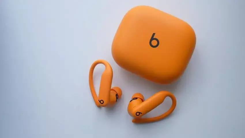 Powerbeats Pro 2 otrzymuje aktualizacje oprogramowania układowego od pierwszego dnia