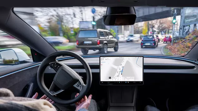 Tesla wprowadza FSD Supervised na Litwę: ...