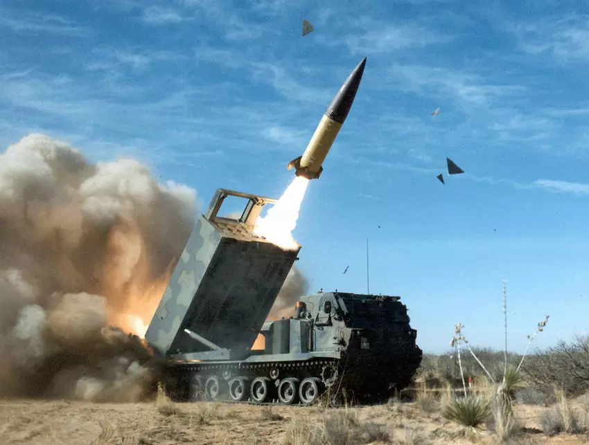 Siły Zbrojne Ukrainy używając pocisków M270 MLRS i ATACMS zaatakowały wojskową bazę lotniczą na Krymie i zniszczyły 18 samolotów - InformNapalm