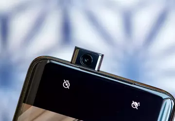 Na zdjęciu pojawił się nieznany smartfon ...