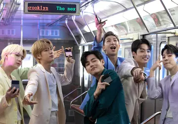 Koreański boysband BTS promuje Samsung Galaxy ...