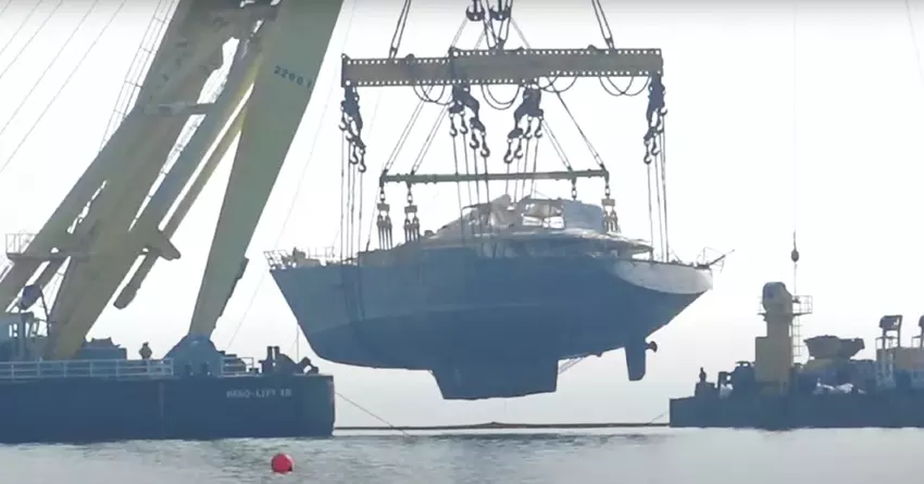 Zatonującą superjachtę technologicznymi miliardera podniesiono z morza u wybrzeży Sycylii