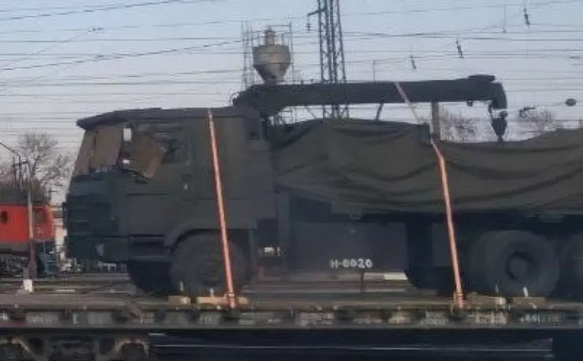 Rosja rozmieszcza nowe północnokoreańskie samobieżne systemy artyleryjskie Koksan na okupowanym Krymie