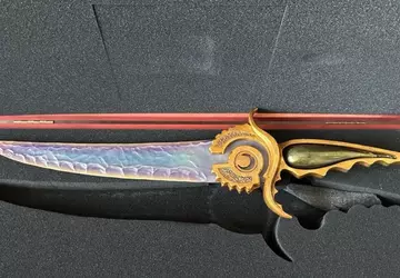 Na eBay wystawiono unikatowy kolekcjonerski press ...