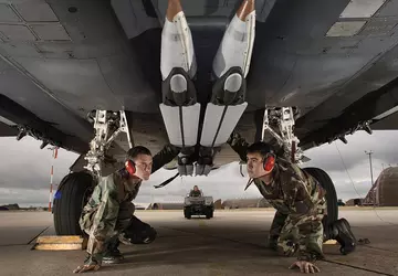 Ukraińskie samoloty zaczęły używać bomb GBU-39/B ...