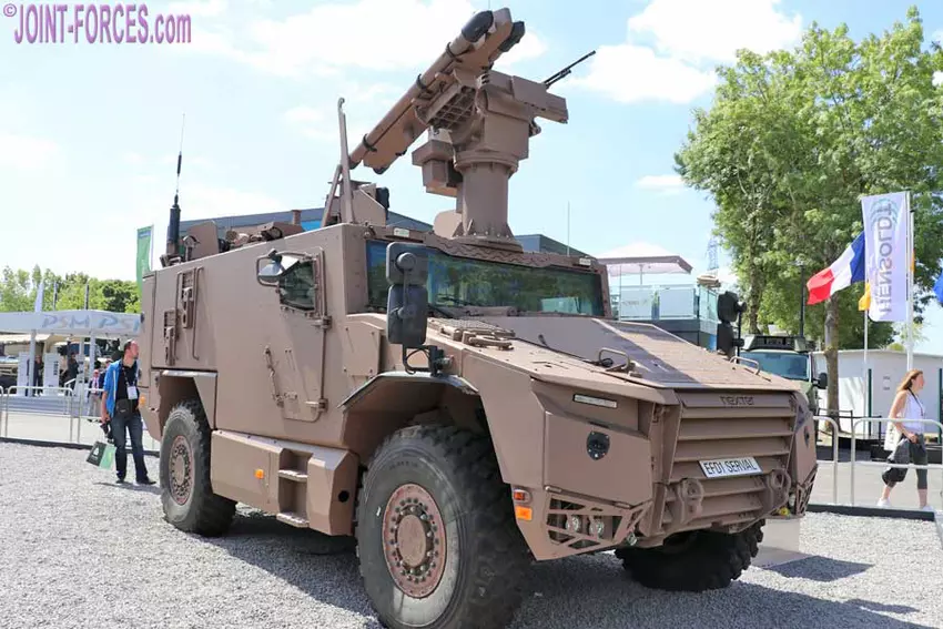 Ilustracja przedstawiająca MISTRAL Atlas RC autorstwa Boba Morrisona