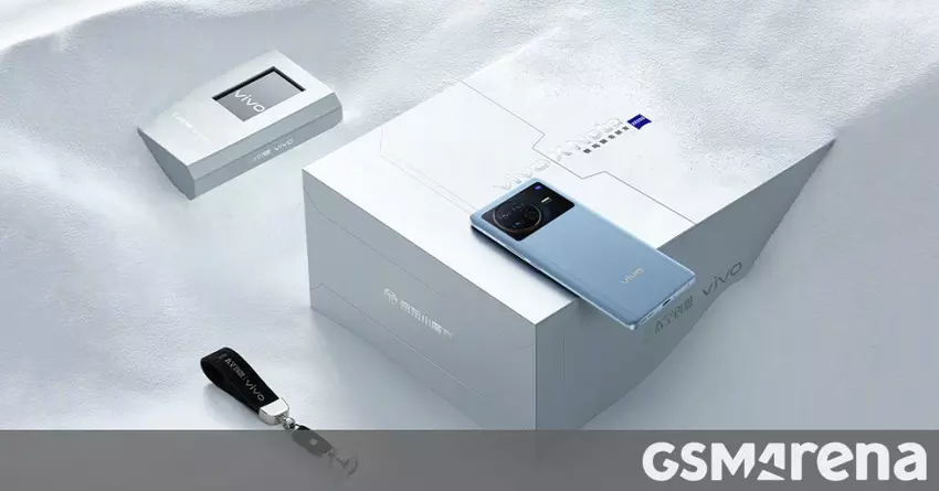 vivo X Note Aerospace Edition jest dostarczany z zawieszką z meteorytu