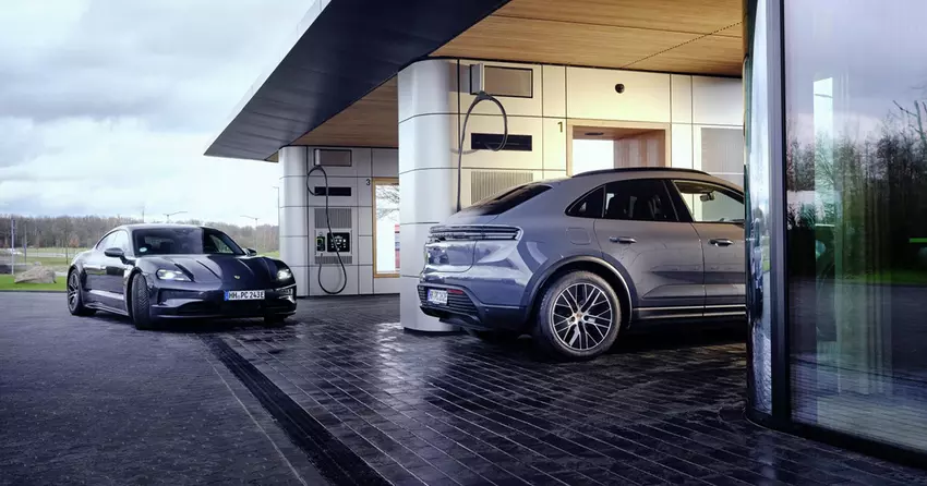 Porsche otworzyło swój piąty Charging Lounge o mocy ładowania do 400 kW